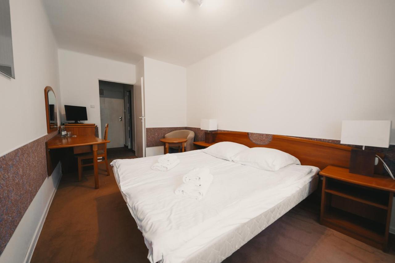Hotel Elita & Restauracja Iwonicz-Zdrój